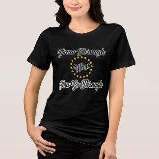 乗り越えた先に成長を Motivational Tシャツ