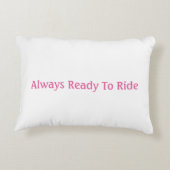 乗ること準備ができたアメリカの女性のカーボーイのピンクのロゴの枕 アクセントクッション (裏面)