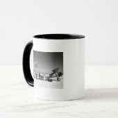 乗務員とパイロットとのパレセフ1-A及びトウ飛行機 マグカップ (正面左)