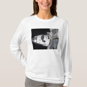 乗組員の小屋の高角の眺め Tシャツ