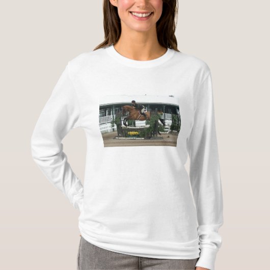 乗馬のTシャツ Tシャツ (正面)