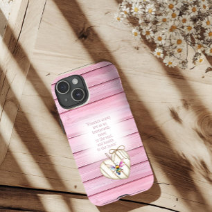 乙女らしいピンクの木目調ハートと虹色の蜂の信仰デザイン iPhone 15ケース