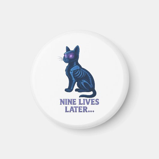 九命猫 - 猫の日々を愛する人へのおもしろTシャツ マグネット (正面)