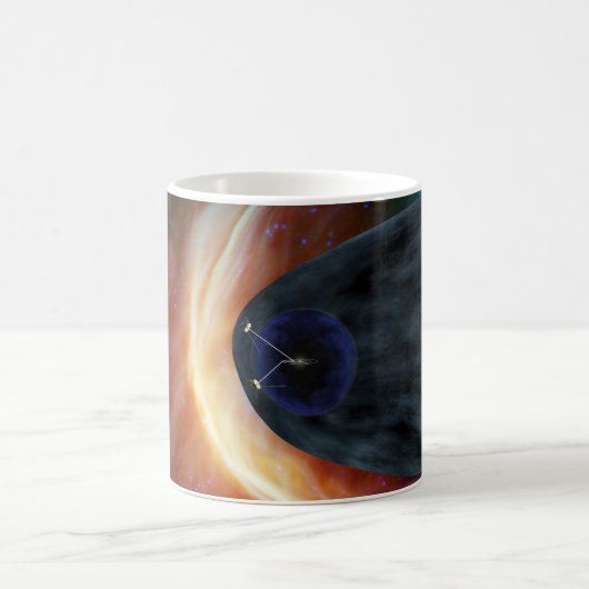 乱流宇宙を探索する2つのボイジャー宇宙船。 コーヒーマグカップ (中央)