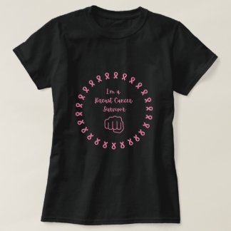 乳がんサバイバー ピンクの拳 黒Tシャツ Tシャツ
