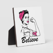 乳がん認知月間の女性ピンク信じ色 フォトプラーク (正面)