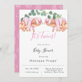 乳児ガールオンモミーの腕それは双子の赤ちゃんシャワー 招待状 (正面/裏面)