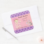 乳児ピンク色のベビーガールと花 スクエアシール (封筒)