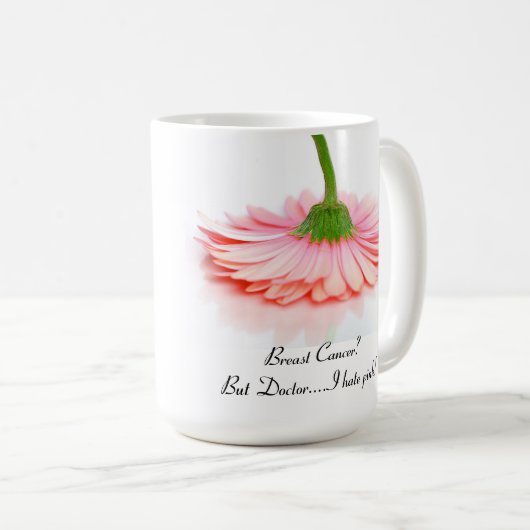 乳癌の生存者のためのクラシックで白いマグ コーヒーマグカップ (正面右)