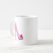 乳癌の認識度のピンクのリボンのかかと コーヒーマグカップ (正面左)