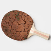 乾いたひび割れた地面 卓球ラケット (横)