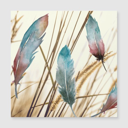 乾燥した草の背景に水色の羽 (正面)