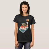 亀に乗られた鯉 Tシャツ (正面フル)