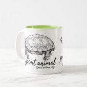 亀は私の気の遅い友達の霊動物です ツートーンマグカップ (正面左)