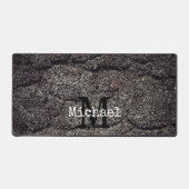 亀裂クールアスファルト道路のグレーラインモノグラム デスクマット (正面)