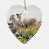 予測できなデザイン – 畑の羊 セラミックオーナメント (右)