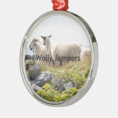 予測できなデザイン – 畑の羊 メタルオーナメント (左)