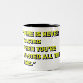 予測できな引用文 ツートーンマグカップ (中央)