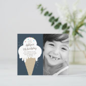 予算に優しいアイスクリームコーンの子供の誕生日招待状 (スタンド正面)