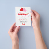 予算に優しいスイートハートベビーシャワー招待状 チラシ (手)