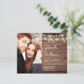 予算に優しいストリングライトのラスティックな写真ウェディング招待状 (スタンド正面)