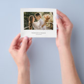 予算に優しいミニマルな結婚式の写真を使った感謝カード チラシ (手)