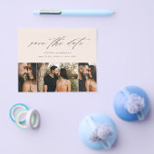 予算に優しいミニマルスクリプトの3枚の写真のSave The Date チラシ (シングル)