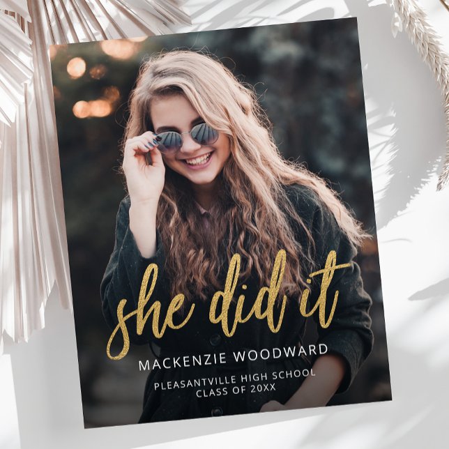 予算の写真金ゴールド彼女はそれを卒業した (クリエイターアップロード済み)