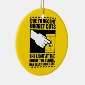 予算の削減により、Tuの終点のライト セラミックオーナメント (右)