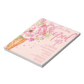 予算はピンクのブライダルシャワーの招待状をスクープ ノートパッド (回転)