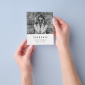 予算シンプル最小主義の卒業発表 チラシ (手)