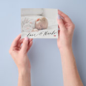 予算ベビーシャワー写真シンプルサンキューカード チラシ (手)