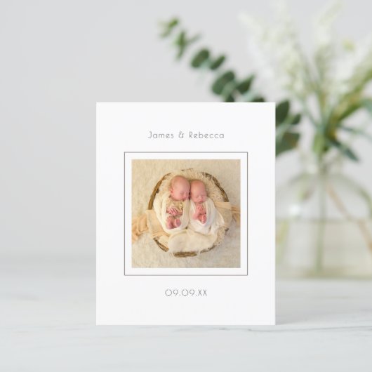 予算ミニマルな双子の写真誕生のお知らせ (スタンド正面)