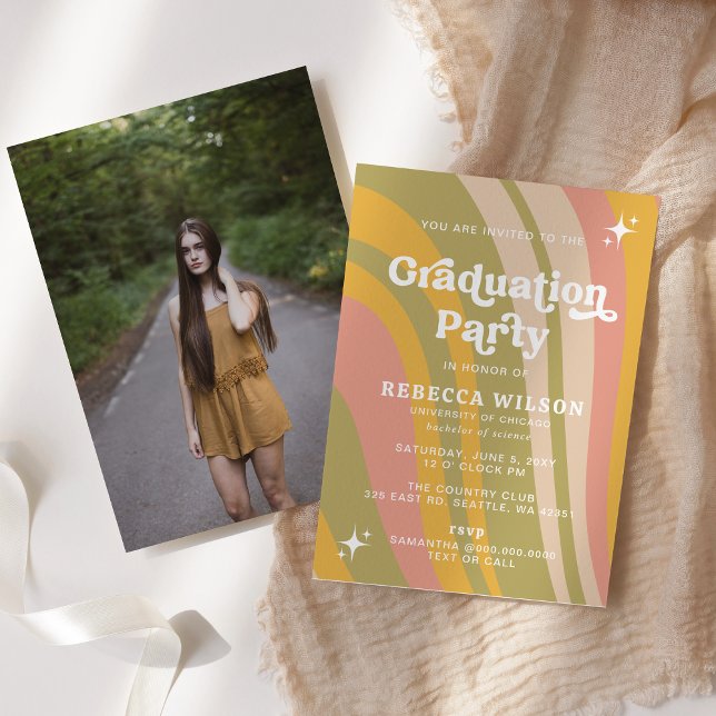 予算レトロGroovy 70s卒業パーティーの写真 (Retro Groovy Pink Green 70s Graduation Party Photo Invitation)