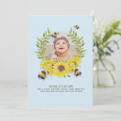 予算新生児写真贈り物ひまわりミツバチ 招待状 (スタンド正面)