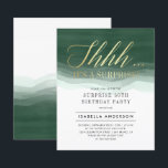 予算金ゴールド&エメラルドウォーターカラーサプライズ誕生日<br><div class="desc">予算金ゴールド&エメラルドウォーターカラーサプライズ誕生日招待状byユージーンデザイン.これらの潮汐エレガント招待状を送信し、メッセージと驚きのパーティーをスタイリッシュ開始モダンする。正面には手書きエレガントスタイル書の文字が「し…それは驚きだ」金ゴールドフォイルフェイクで。逆に、エメラルドお洒落グリーンの色合いの繊細な曲線がある。ブラックエレガントタイポグラフィで驚きのパーティーの詳細を最大限の明確性で伝える。</div>