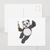 予防接種の注射器を持つパンダ ポストカード (正面/裏面)