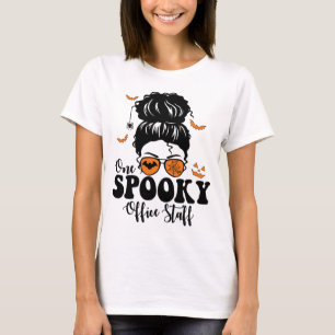 事務おもしろい不気味所スタッフMessy Bun Halloween Tシャツ