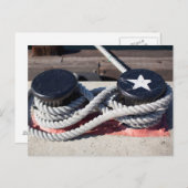 二つのボラードに結んだロープ ポストカード (正面/裏面)