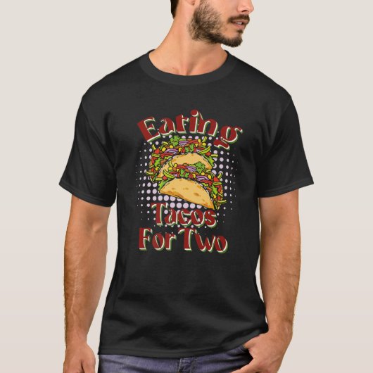 二人でタコスを食べる妊娠発表 プレグナ Tシャツ (正面)