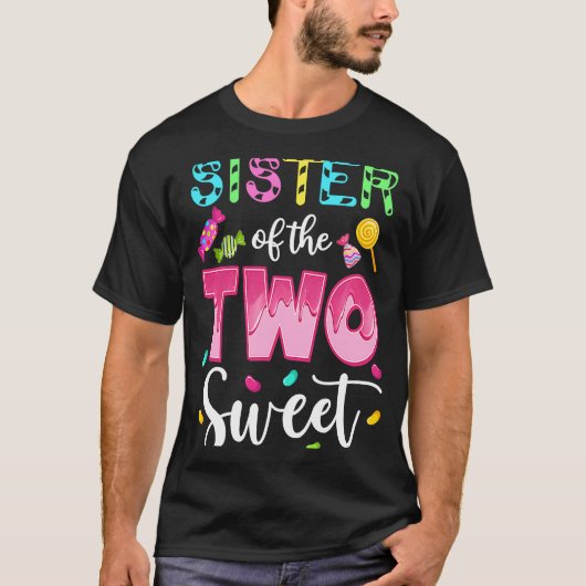 二人のスイートスウィーティガールの姉妹 2歳の誕生日ケーキ用キャンドル Tシャツ (正面)