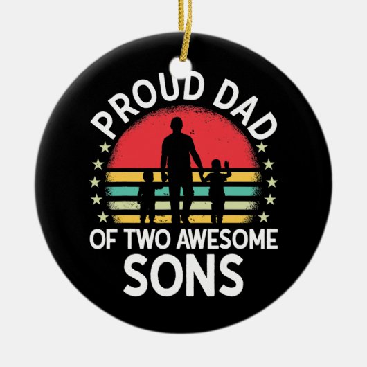 二人誇りを持ったの息子の素晴らしメンカッコいいパパ セラミックオーナメント (正面)