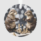 二匹のカワウソがチェスをしている オーナメント (裏面)