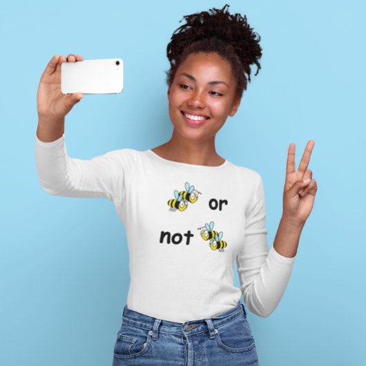 二匹の蜂か、否、二匹の蜂か Tシャツ