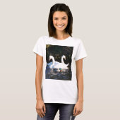 二羽の白鳥と一羽のアヒル Tシャツ (正面フル)