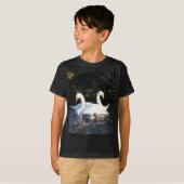 二羽の白鳥と一羽のアヒル Tシャツ (正面フル)