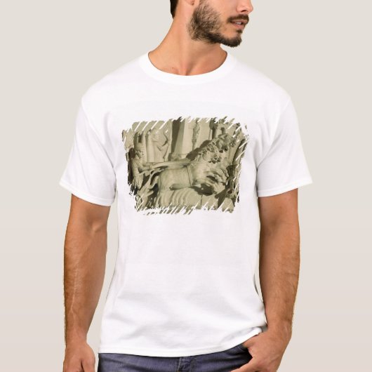 二輪戦車競争を描写するレリーフ、浮き彫り Tシャツ (正面)