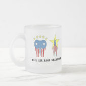 二重エアーバッグの標準によって曇らされるコーヒー・マグ フロストグラスマグカップ (左)