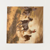 二頭の西洋のカウボーイが馬に乗り、野生のホールを鳴らす タペストリー (正面(横))