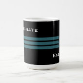 互い違いの終りのロゴおよび旗のマグ コーヒーマグカップ (中央)
